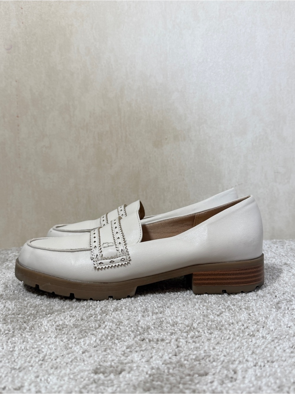 Life Stride Women’s London Loafers Slip On Shoes Comfort in Bone White 7 - Picture 4 of 13